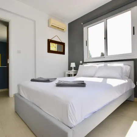 Sleeps 8 With Private Pool
