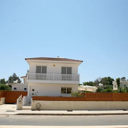 Sleeps 8 With Private Pool Αγία Νάπα
