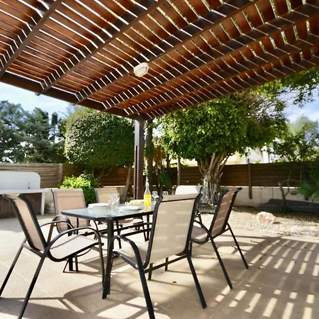 Sleeps 8 With Private Pool Villa *