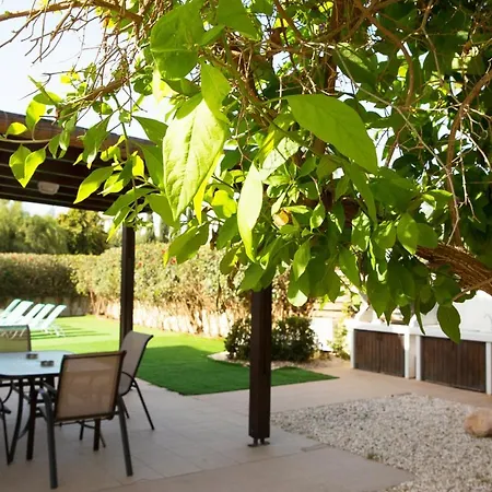 Sleeps 8 With Private Pool *