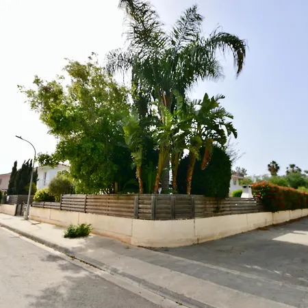 Sleeps 8 With Private Pool * Айя-Напа